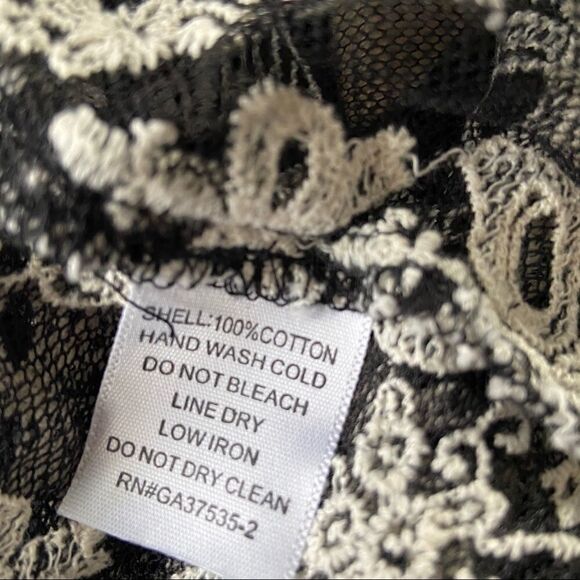 Monteau mesh bow embroidered sleeveless top - Picture 2 of 6